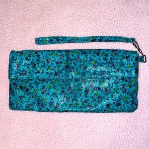 Floral 💐 Wristlet